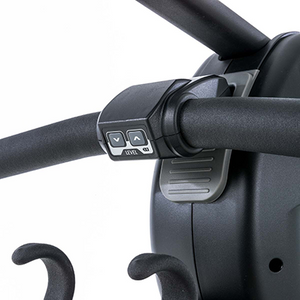 REMOTE HANDLE CONTROLS Quickly adjust the resistance between 16 levels without removing your hands from the handlebar.